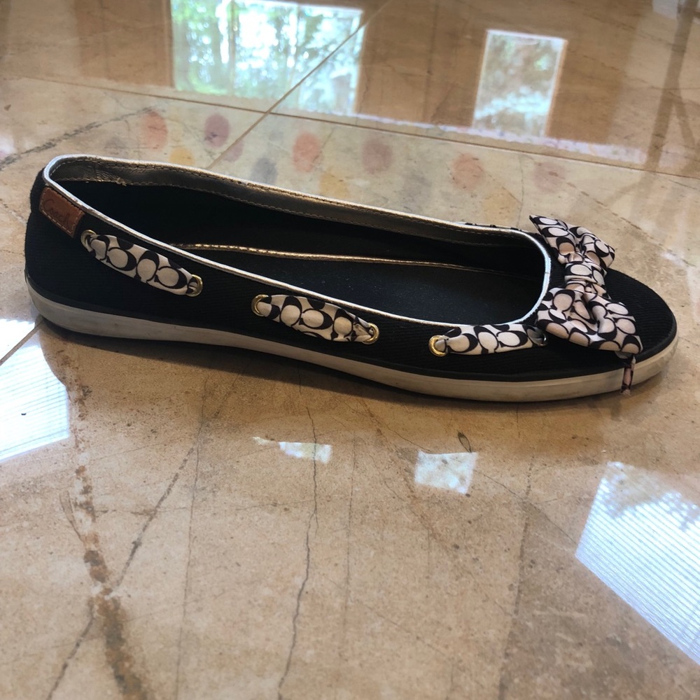 Coach Flats Great for Work or Casual Wear - Picture 3 of 3